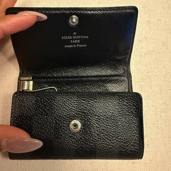 Louis Vuitton Damier Graphite 6 Key Holder - Picture 7 of 11